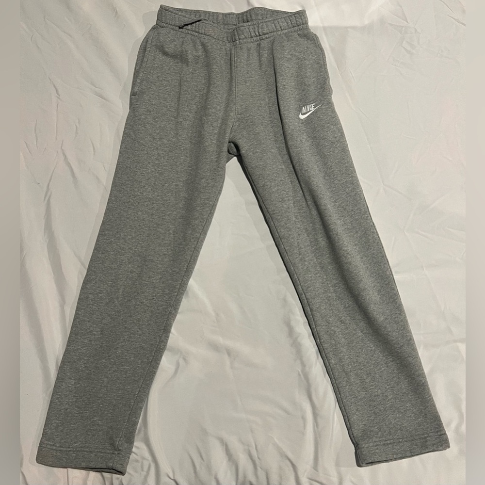 Nike Men’s Gray Sweatpants